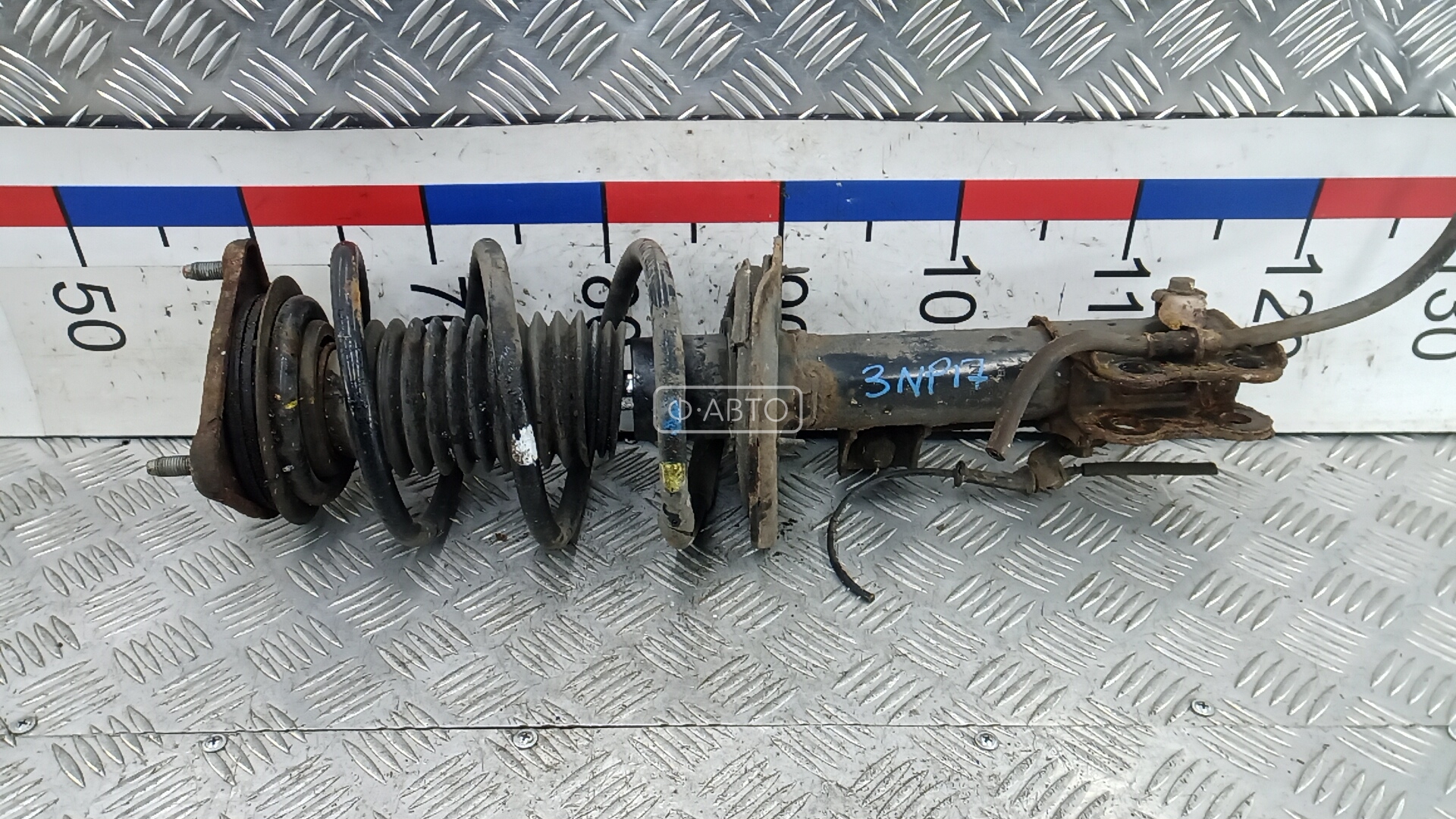 Стойка передняя правая