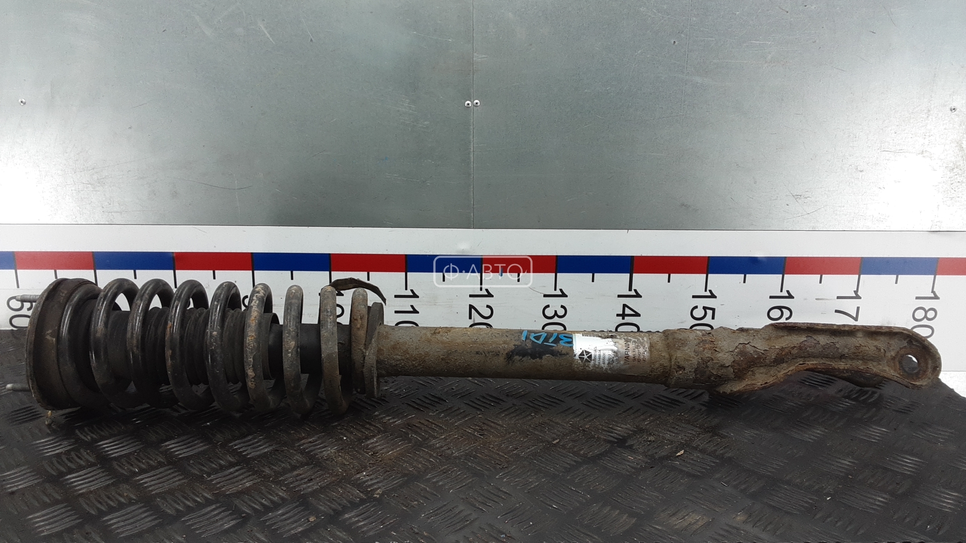 Стойка передняя правая