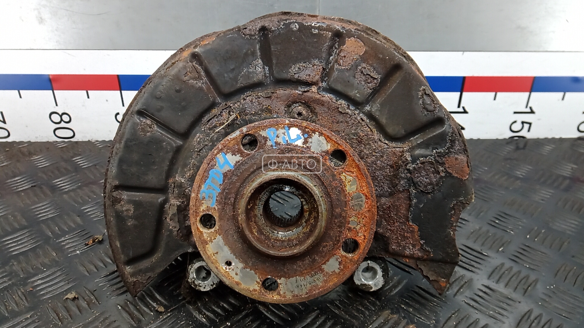 Ступица передняя левая