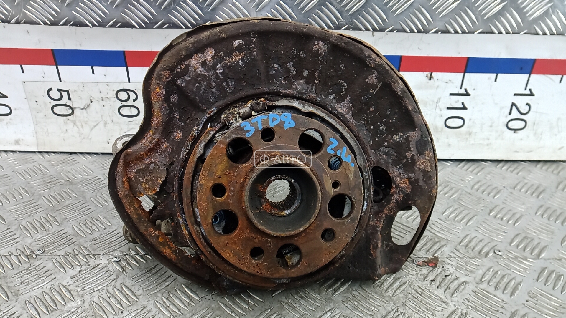 Ступица задняя левая