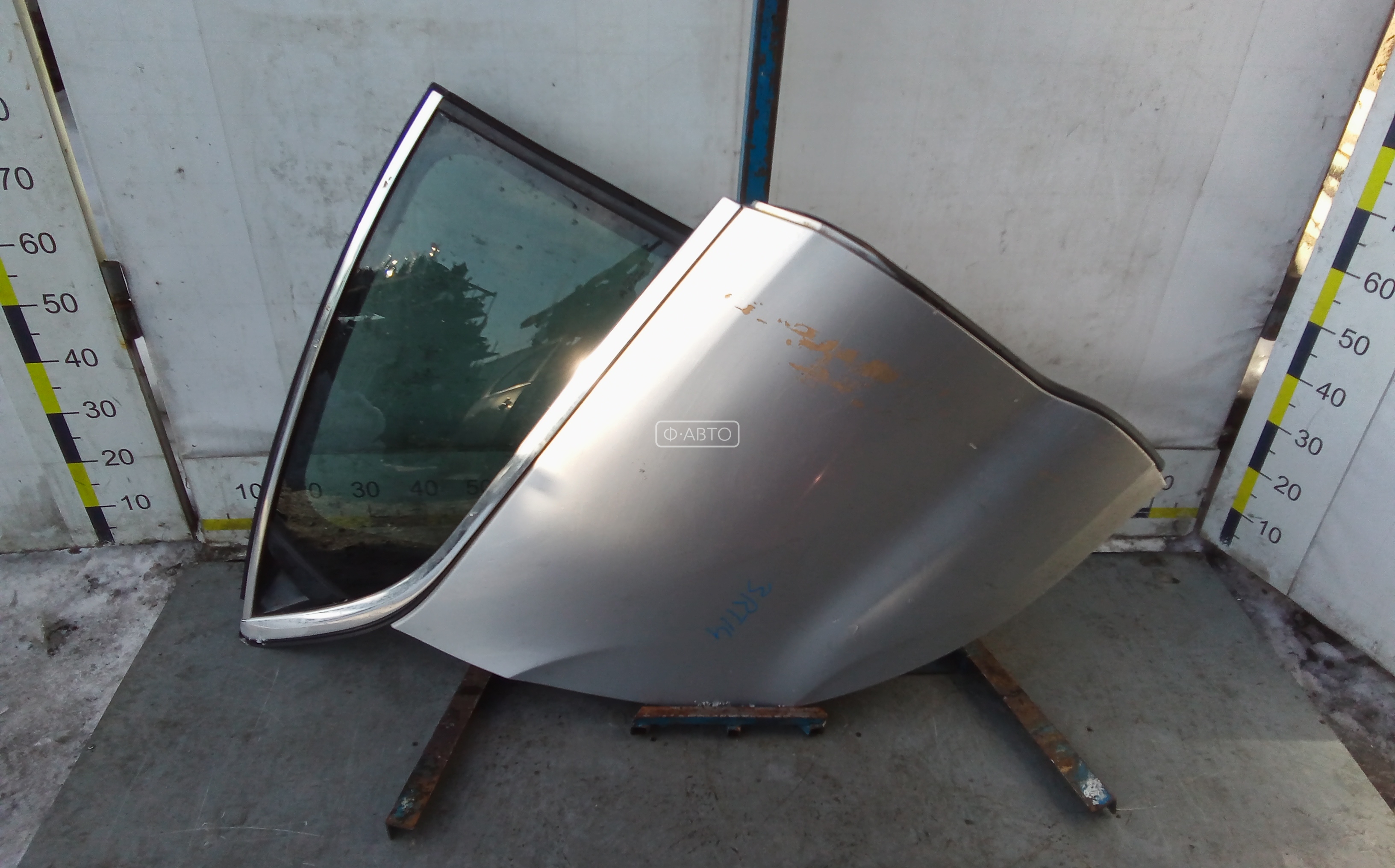 Дверь задняя правая