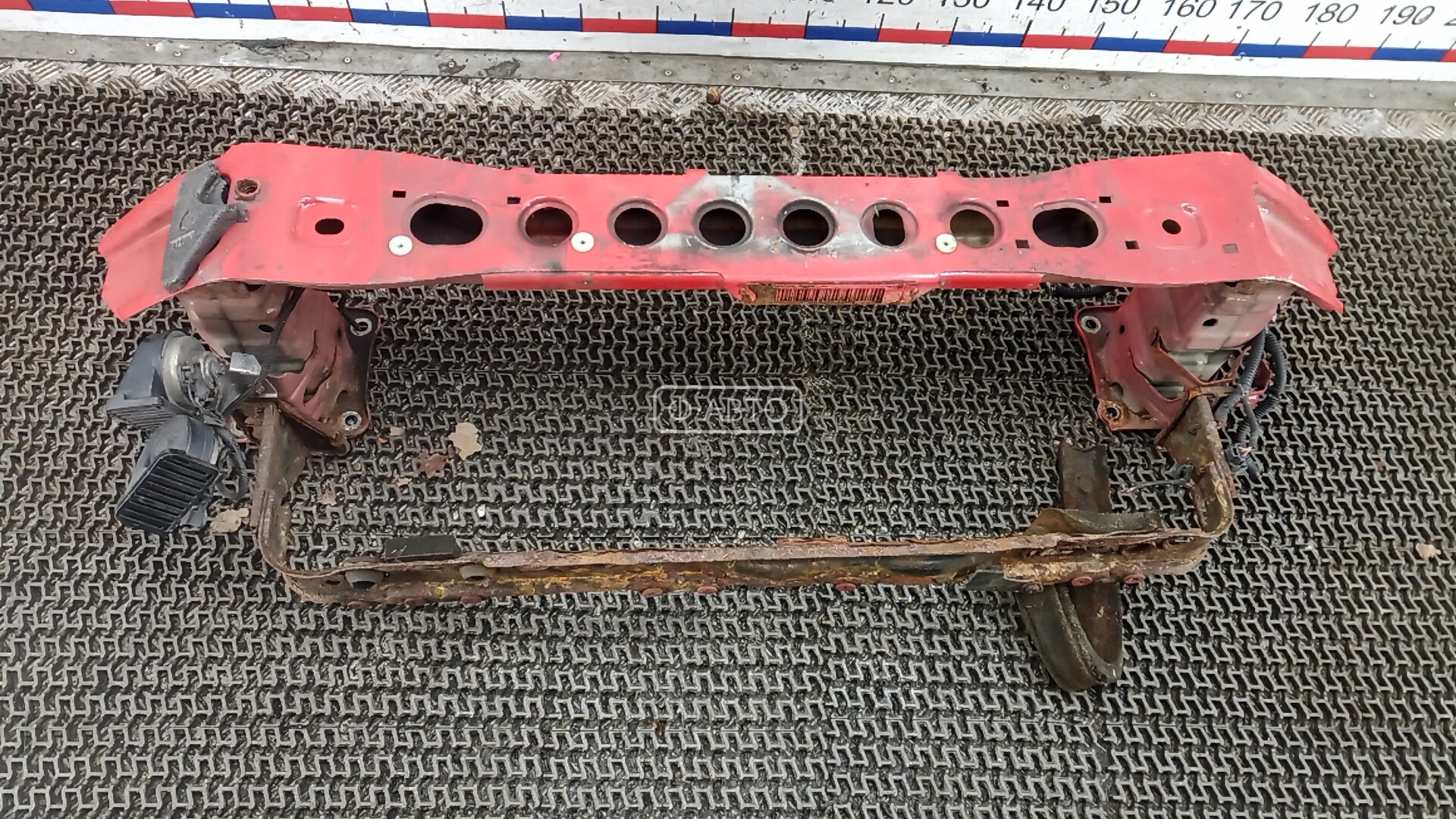 Усилитель бампера передний (кронштейн)