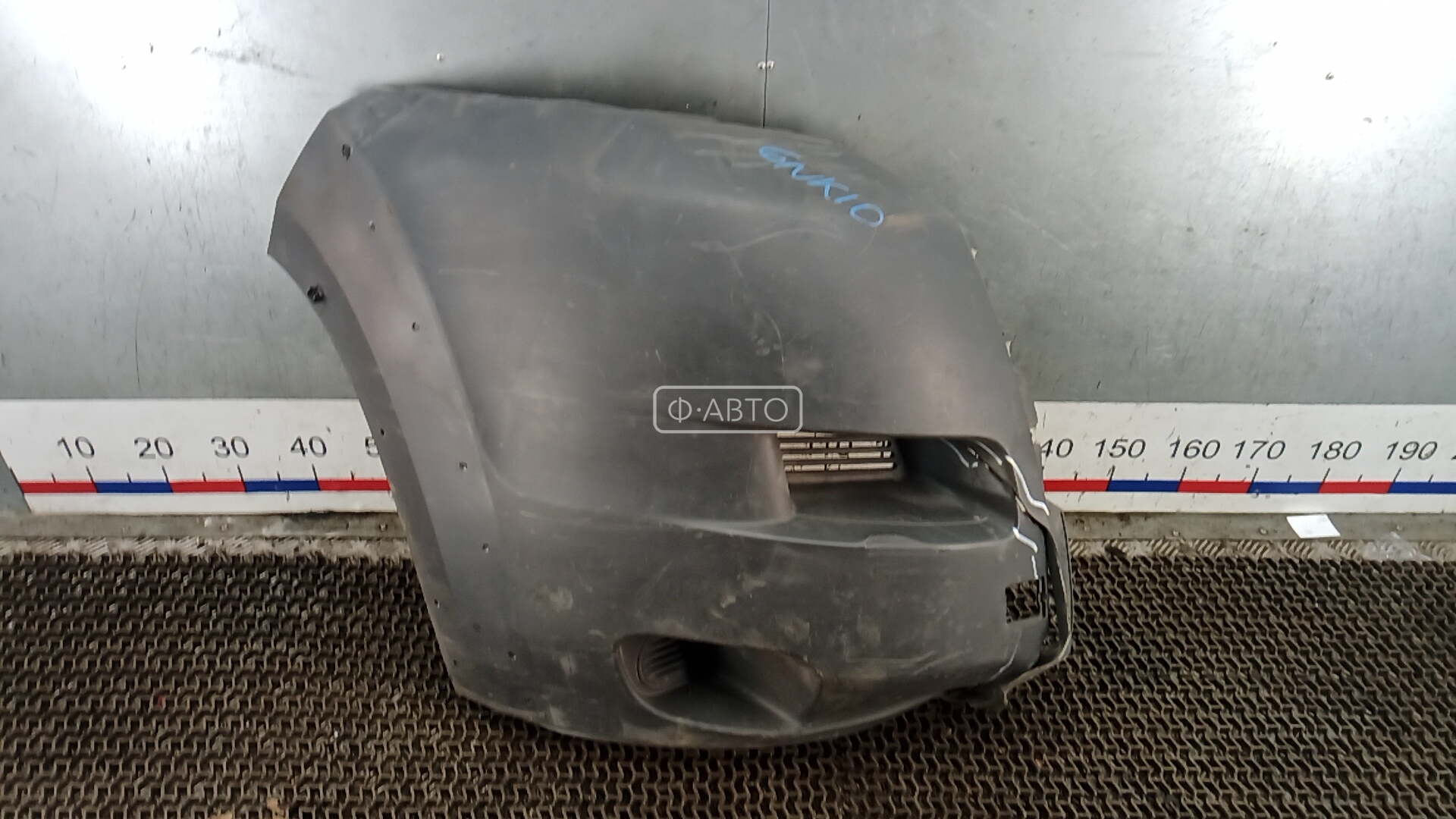 Клык бампера передний правый