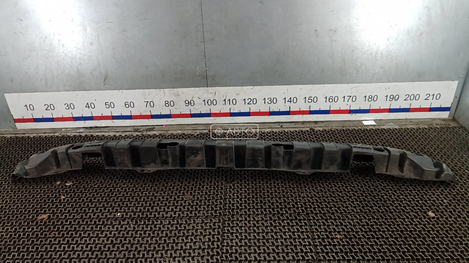 Крепление бампера заднее