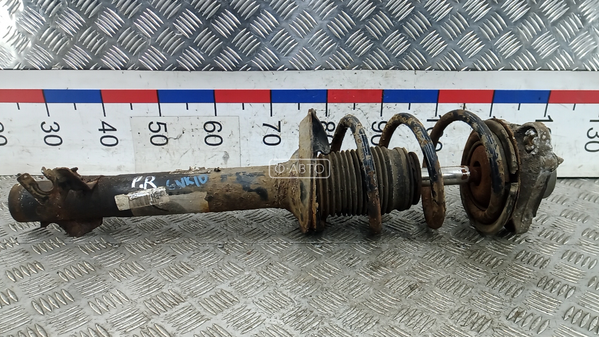 Стойка передняя правая