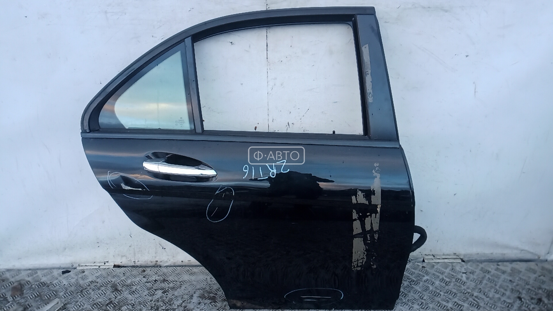 Дверь задняя правая