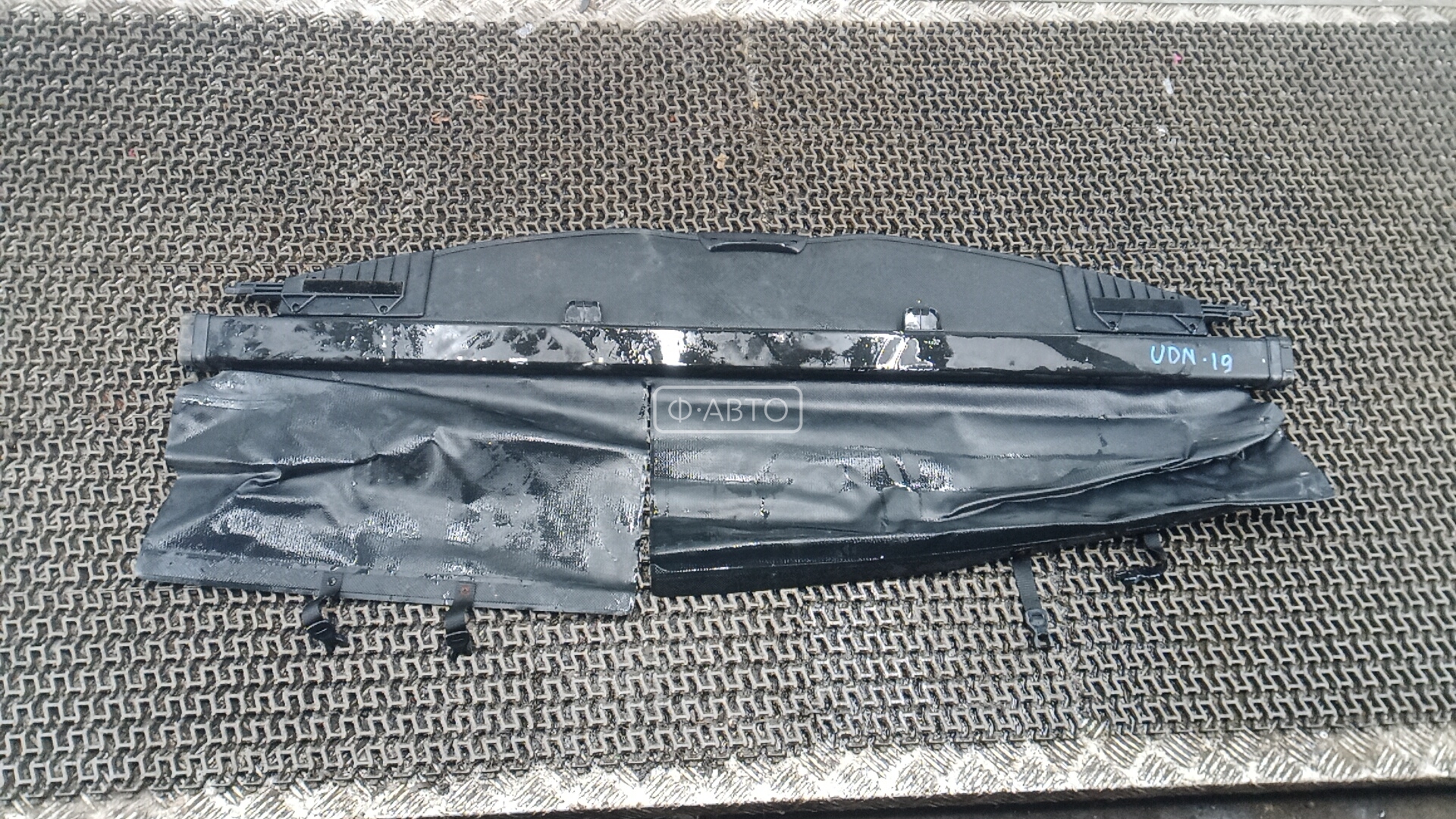 Шторка багажника