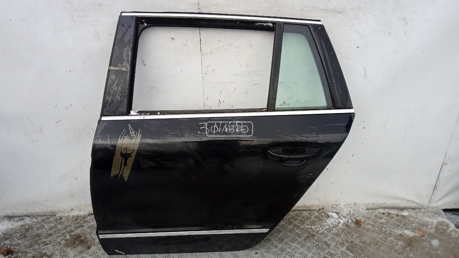 Дверь задняя левая