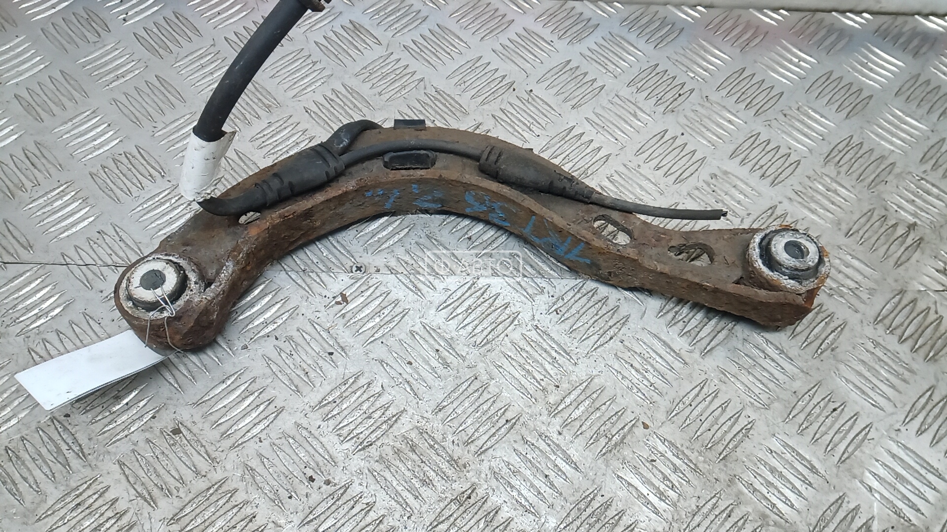 Рычаг задний