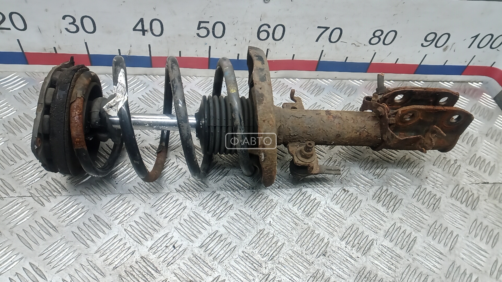 Стойка передняя правая