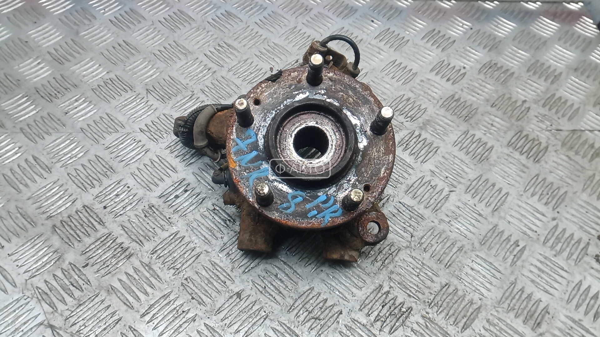 Ступица передняя правая