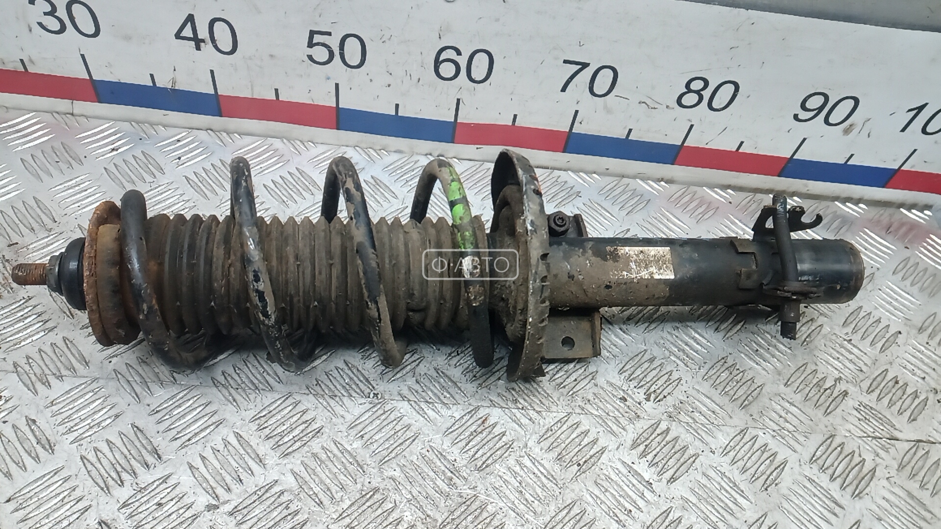 Стойка передняя правая