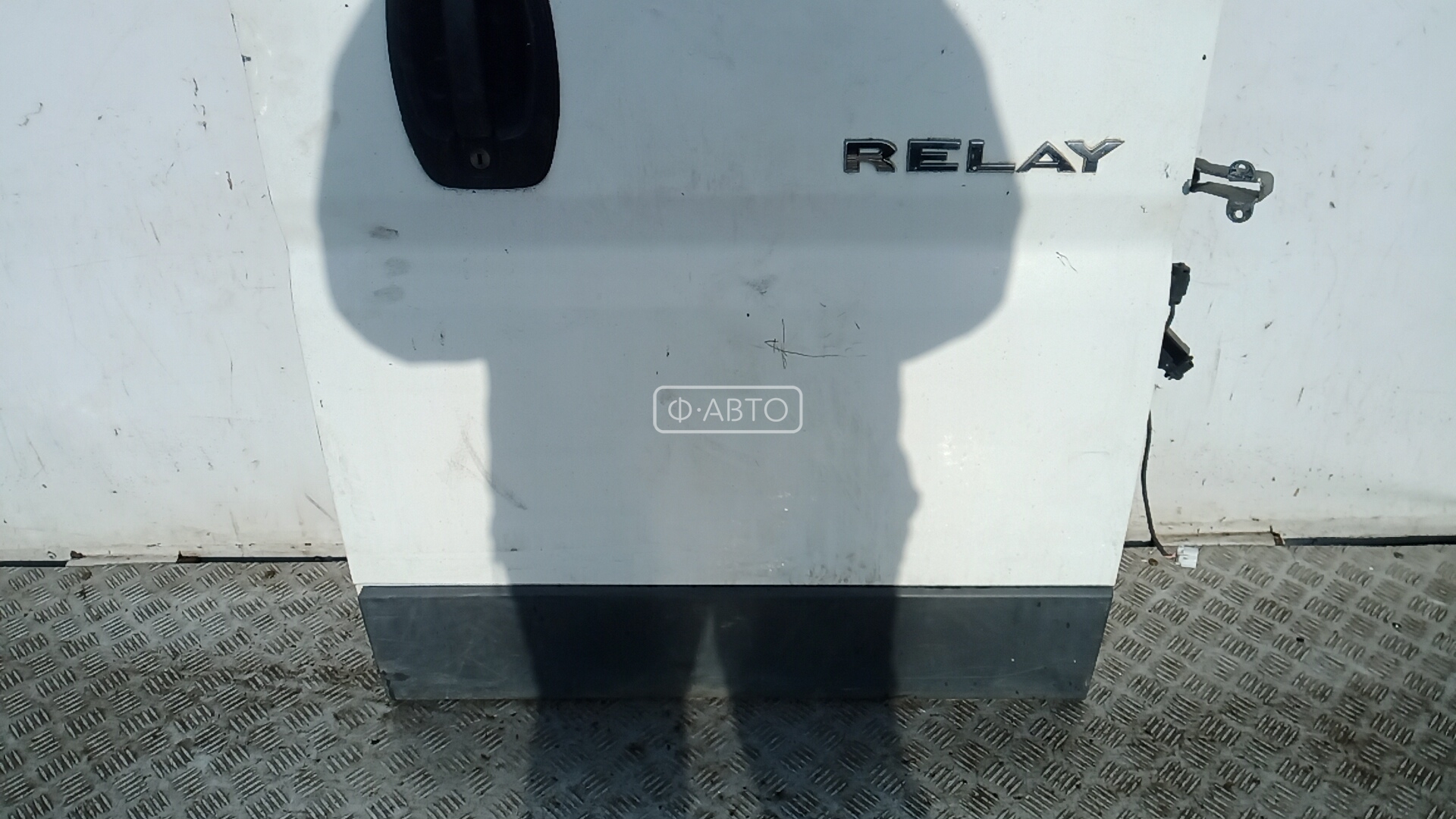 Дверь распашная правая