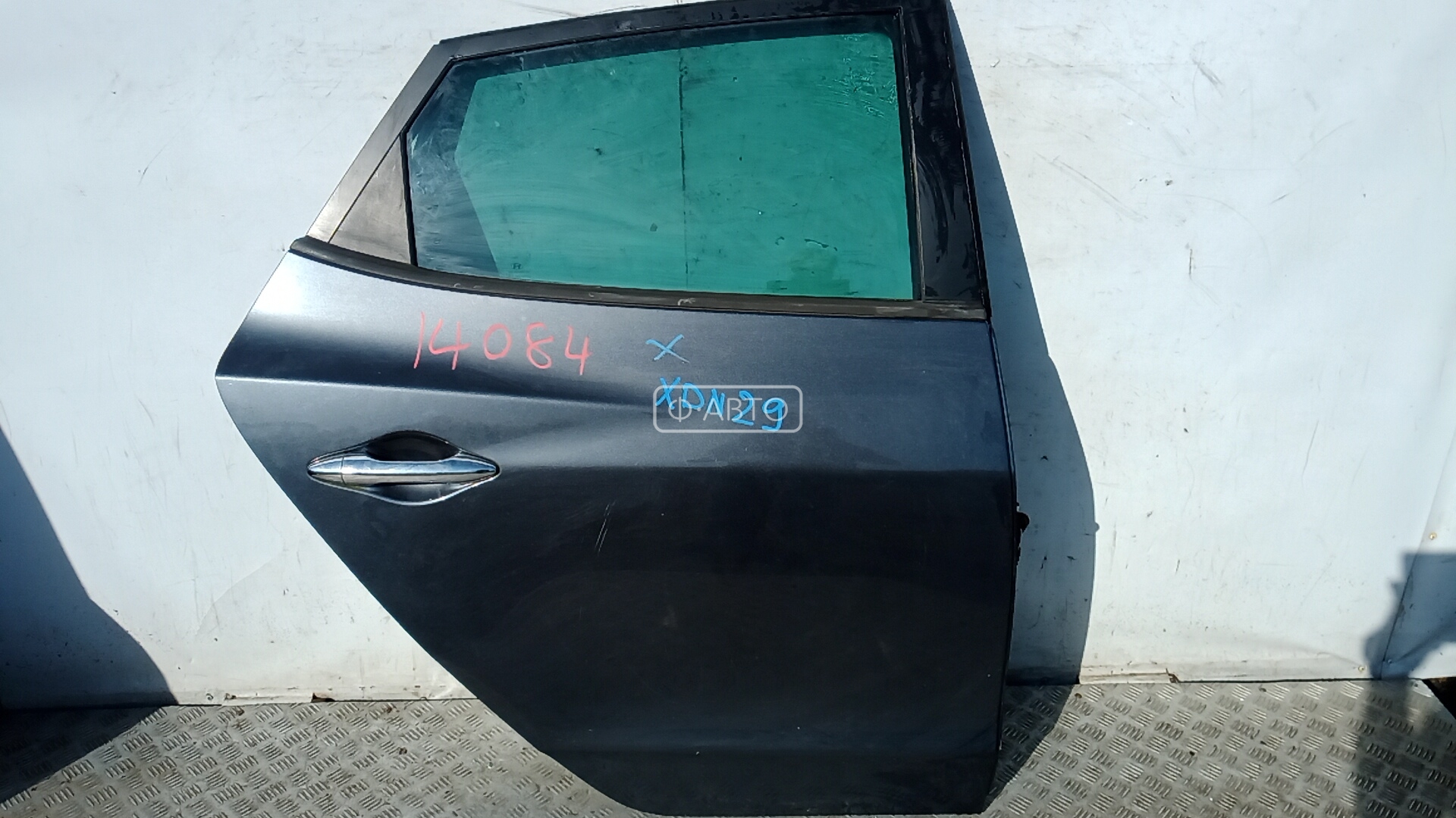 Дверь задняя правая