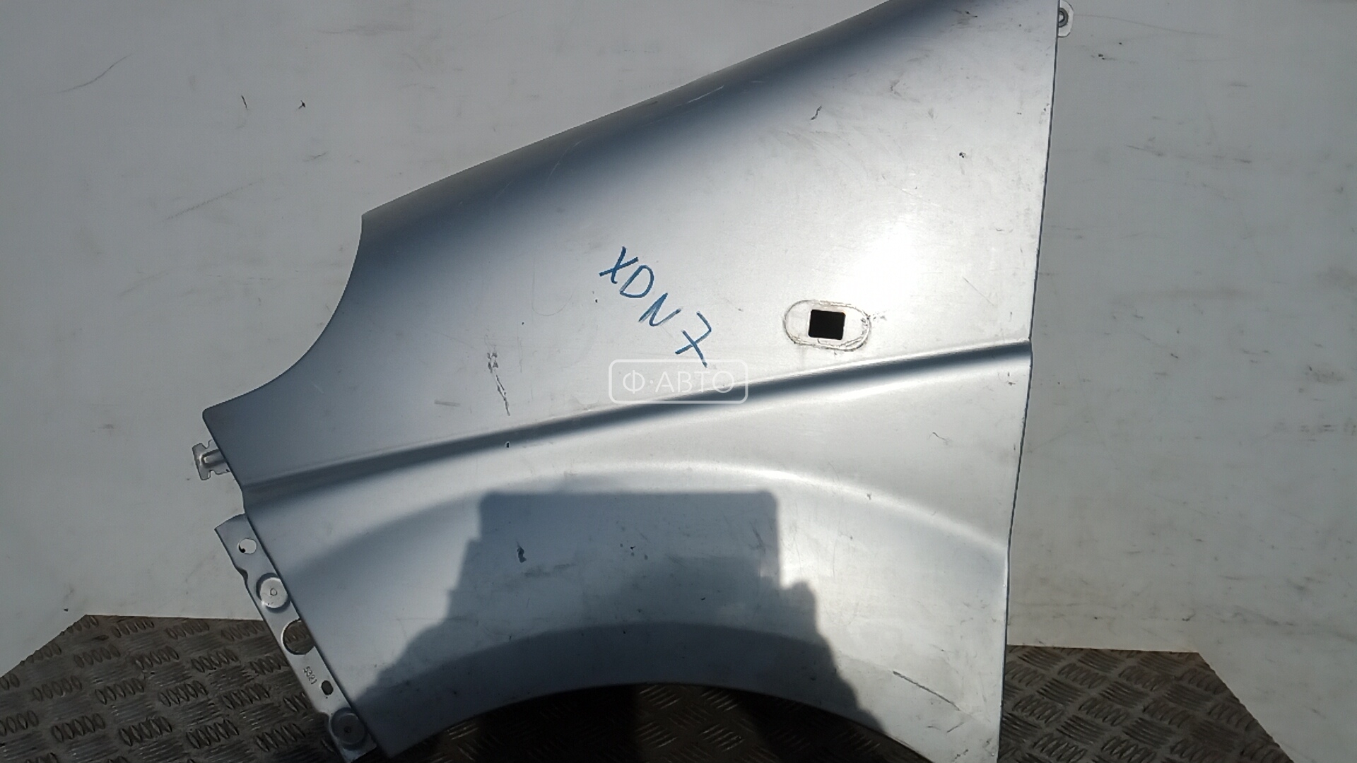 Крыло переднее левое