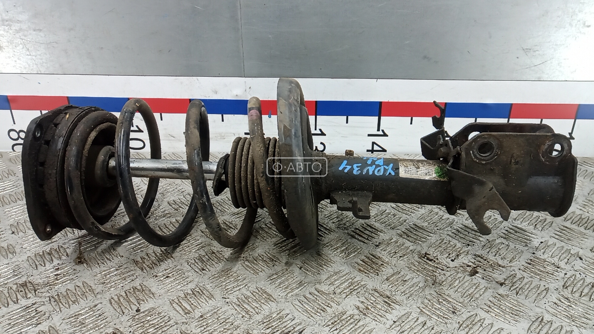 Стойка передняя левая