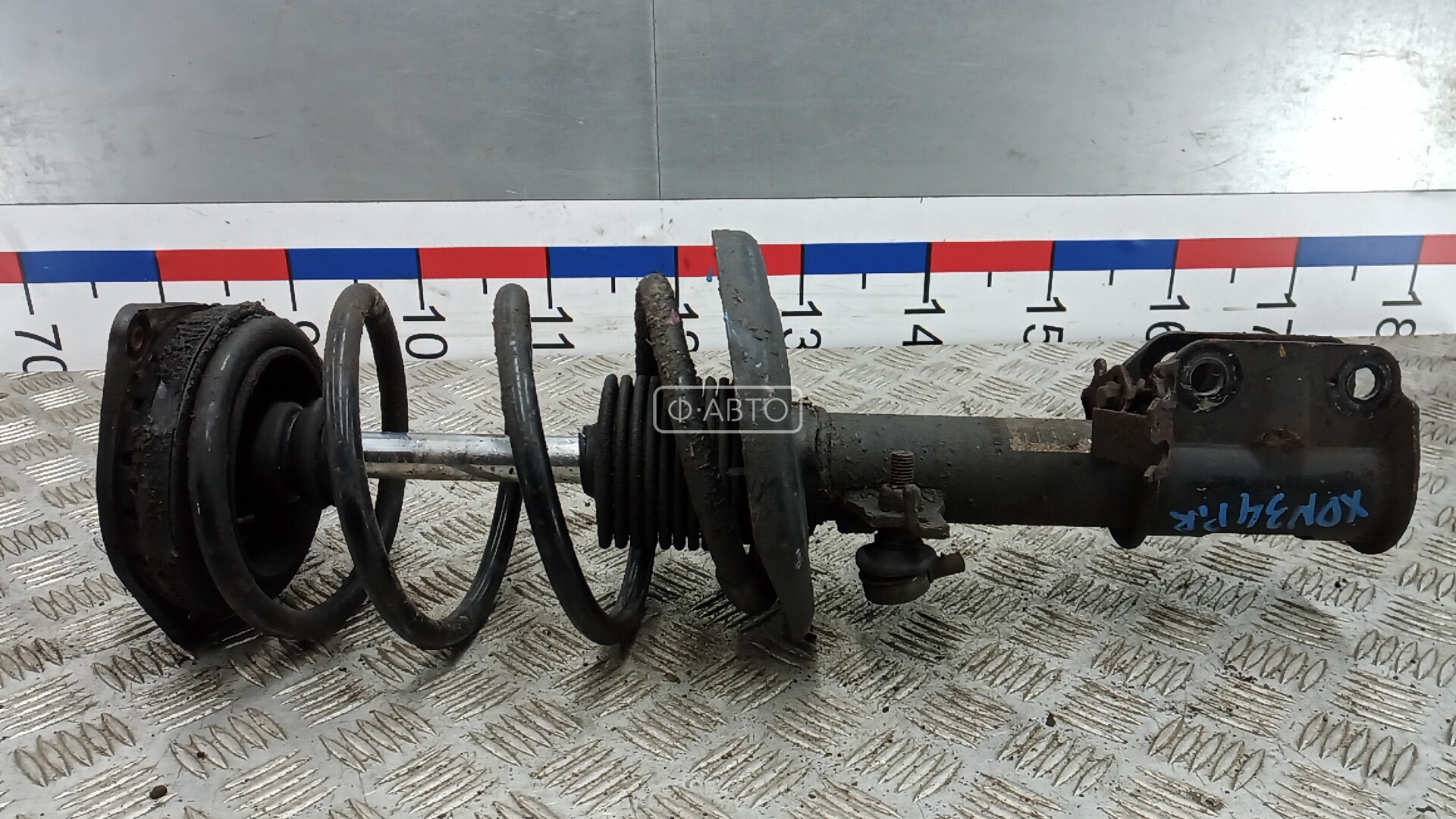 Стойка передняя правая