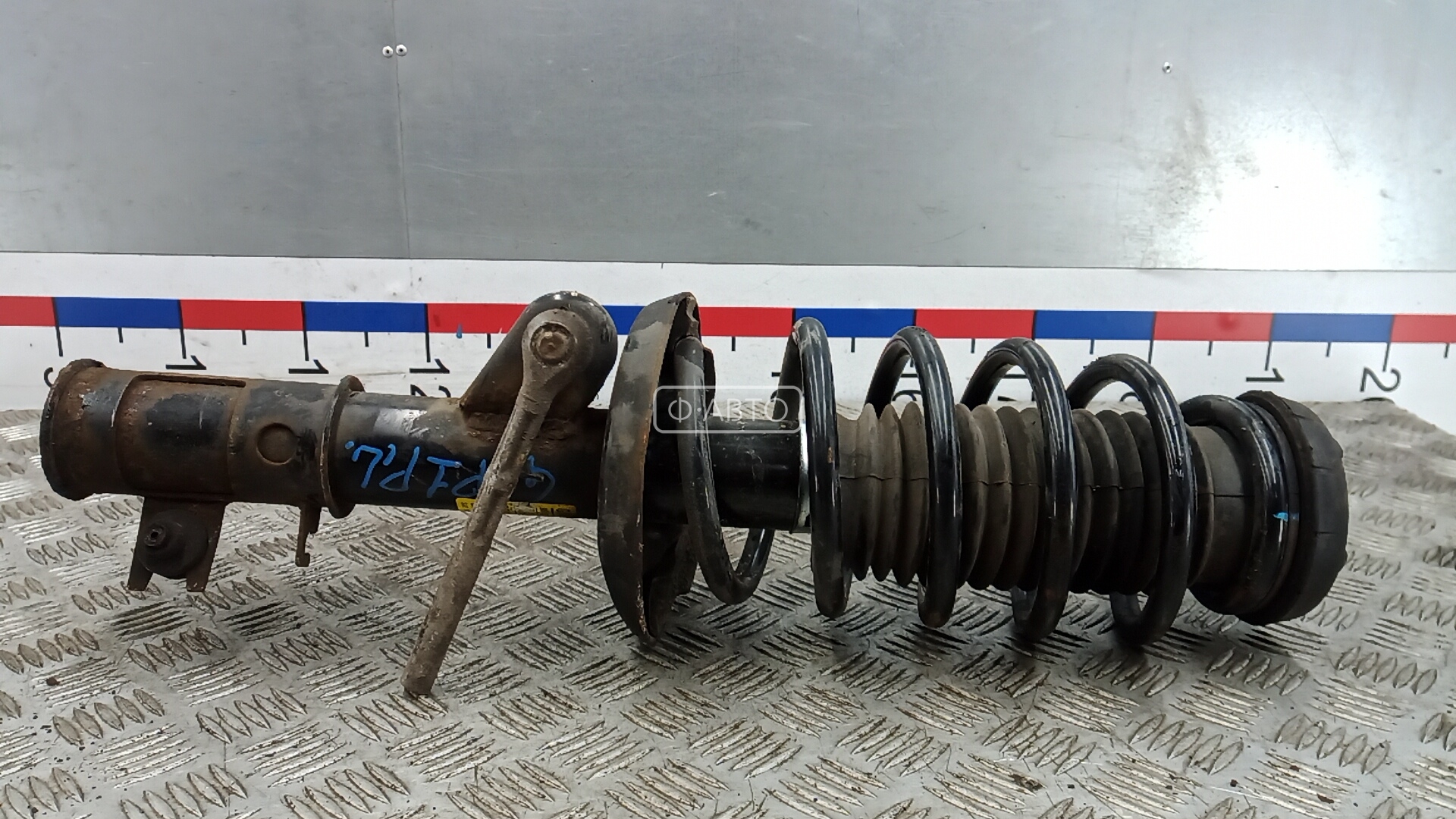 Стойка передняя левая