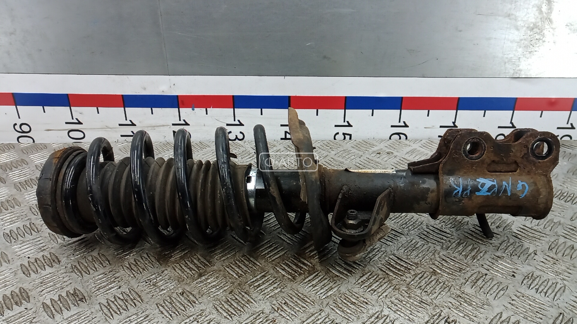 Стойка передняя правая