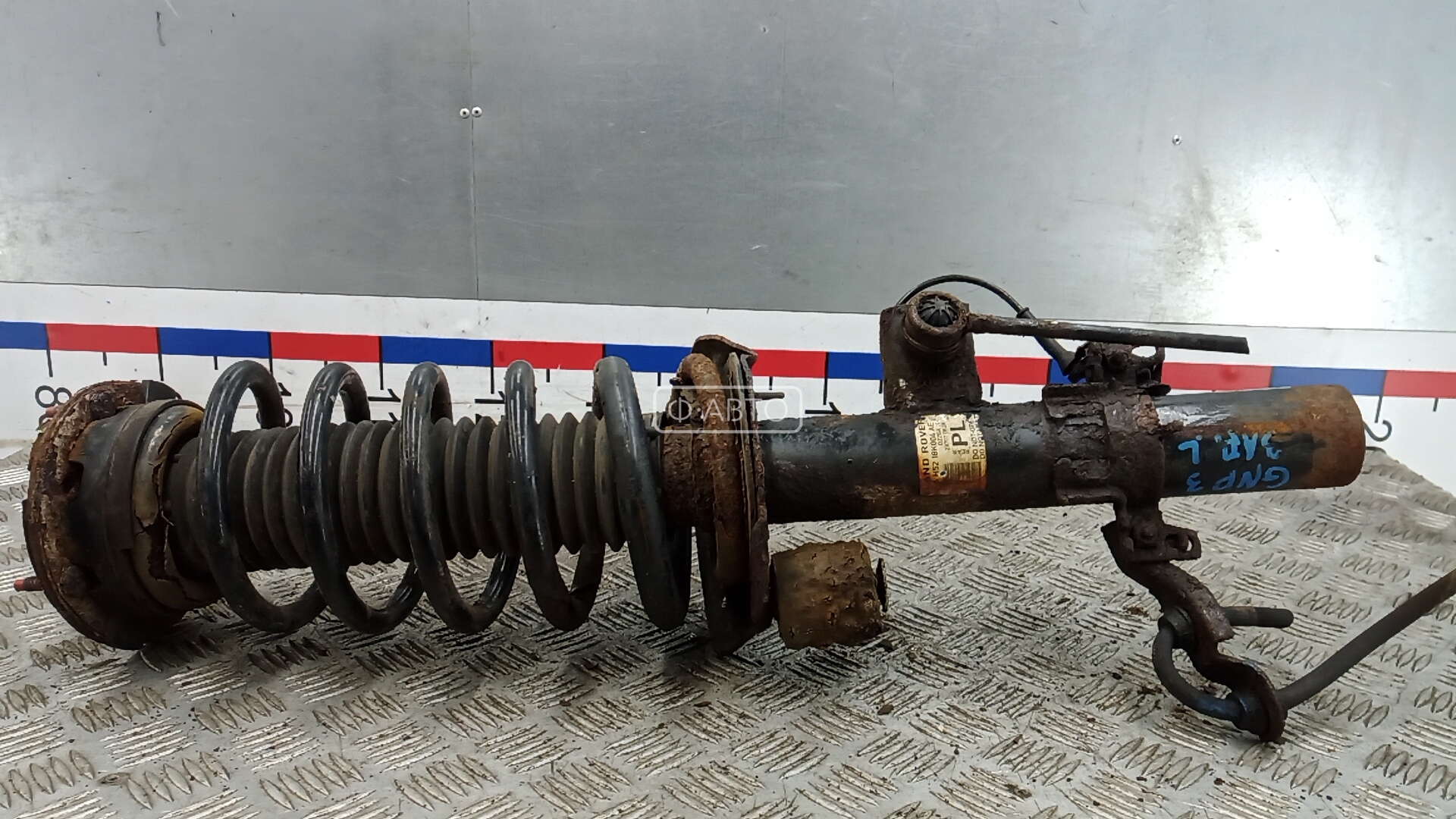 Стойка задняя левая