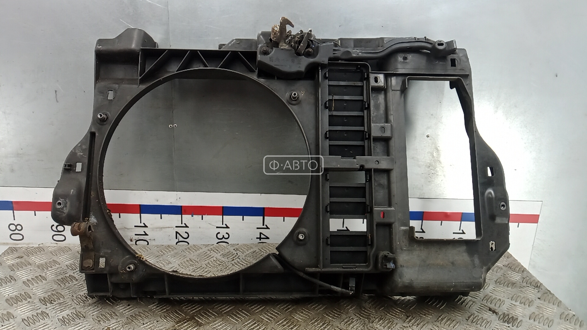 Передняя панель крепления облицовки (телевизор)