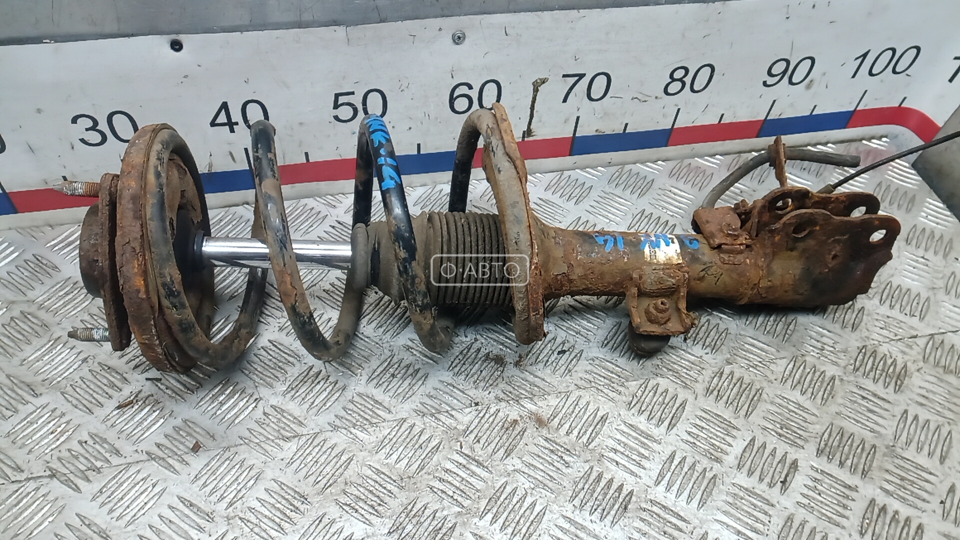 Стойка передняя правая