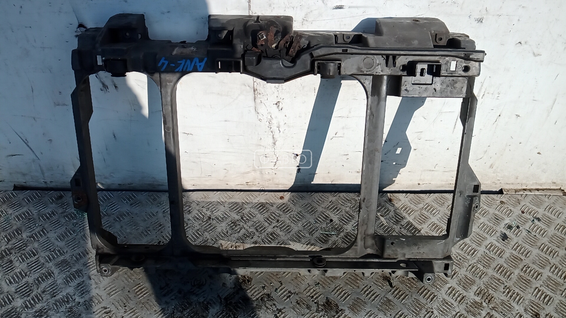 Передняя панель крепления облицовки (телевизор)