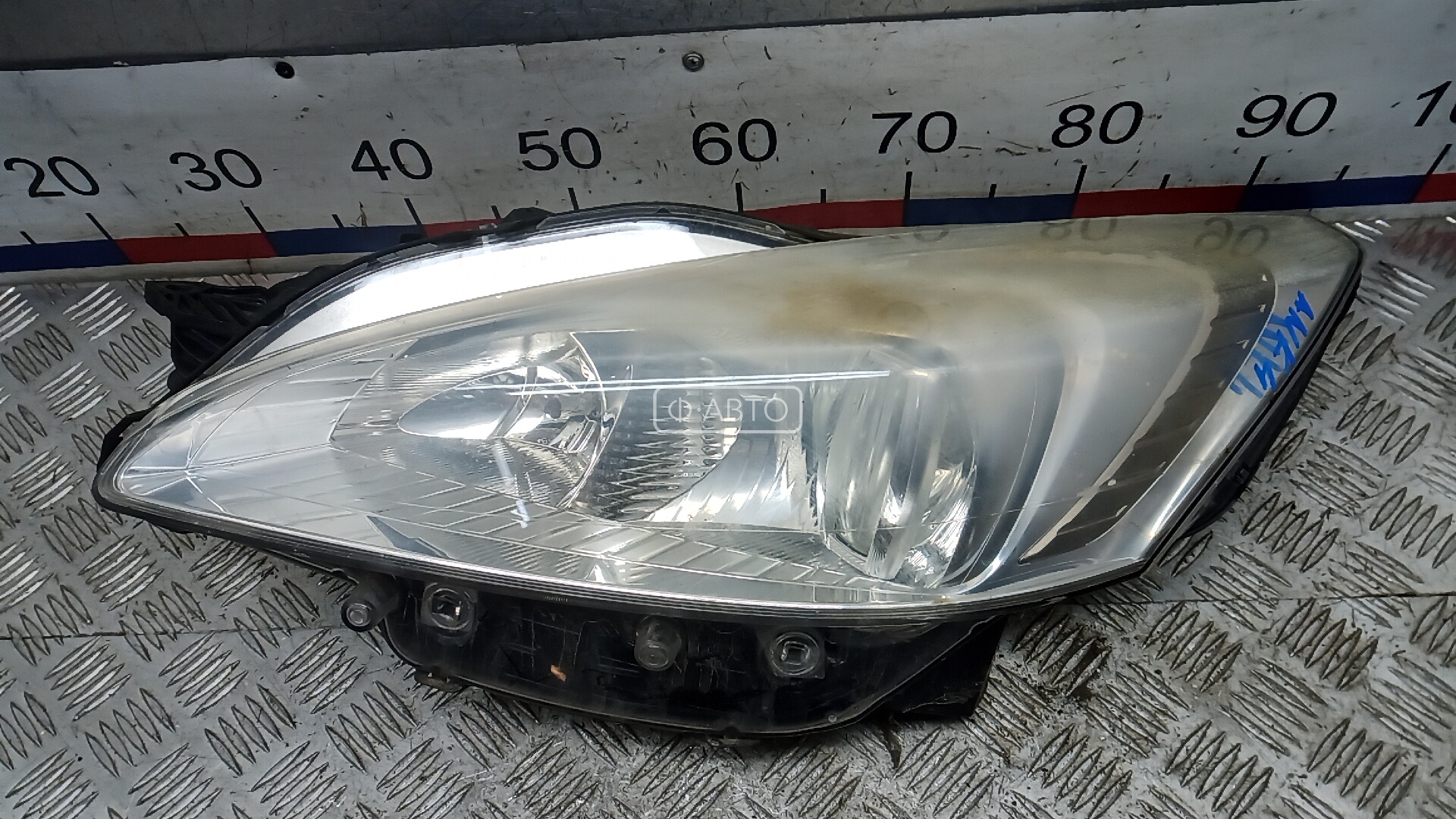 Фара левая