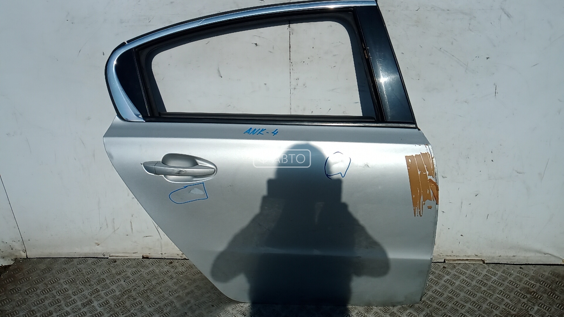 Дверь задняя правая