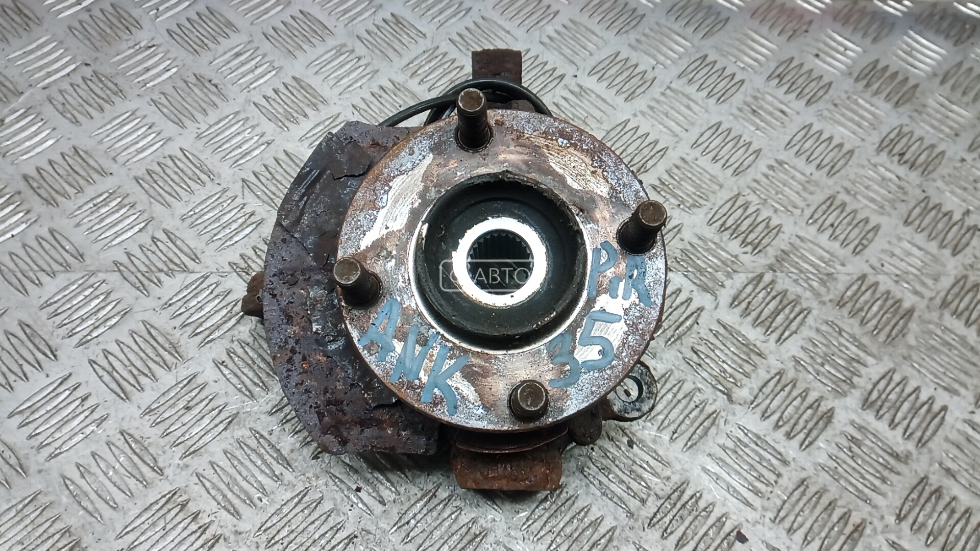 Ступица передняя правая