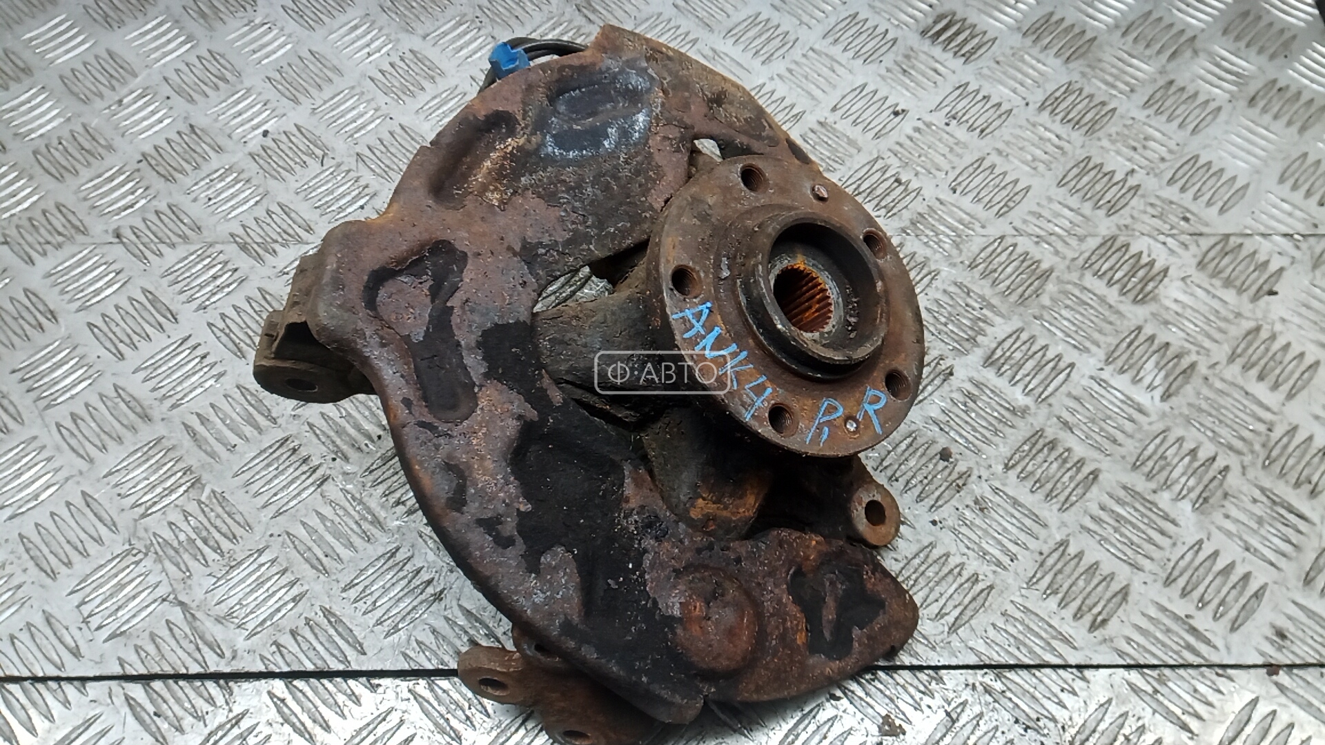 Ступица передняя правая