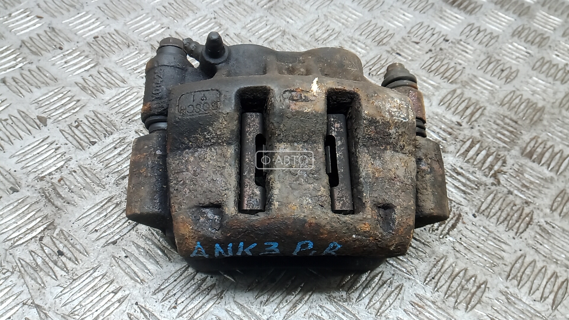 Суппорт тормозной передний правый