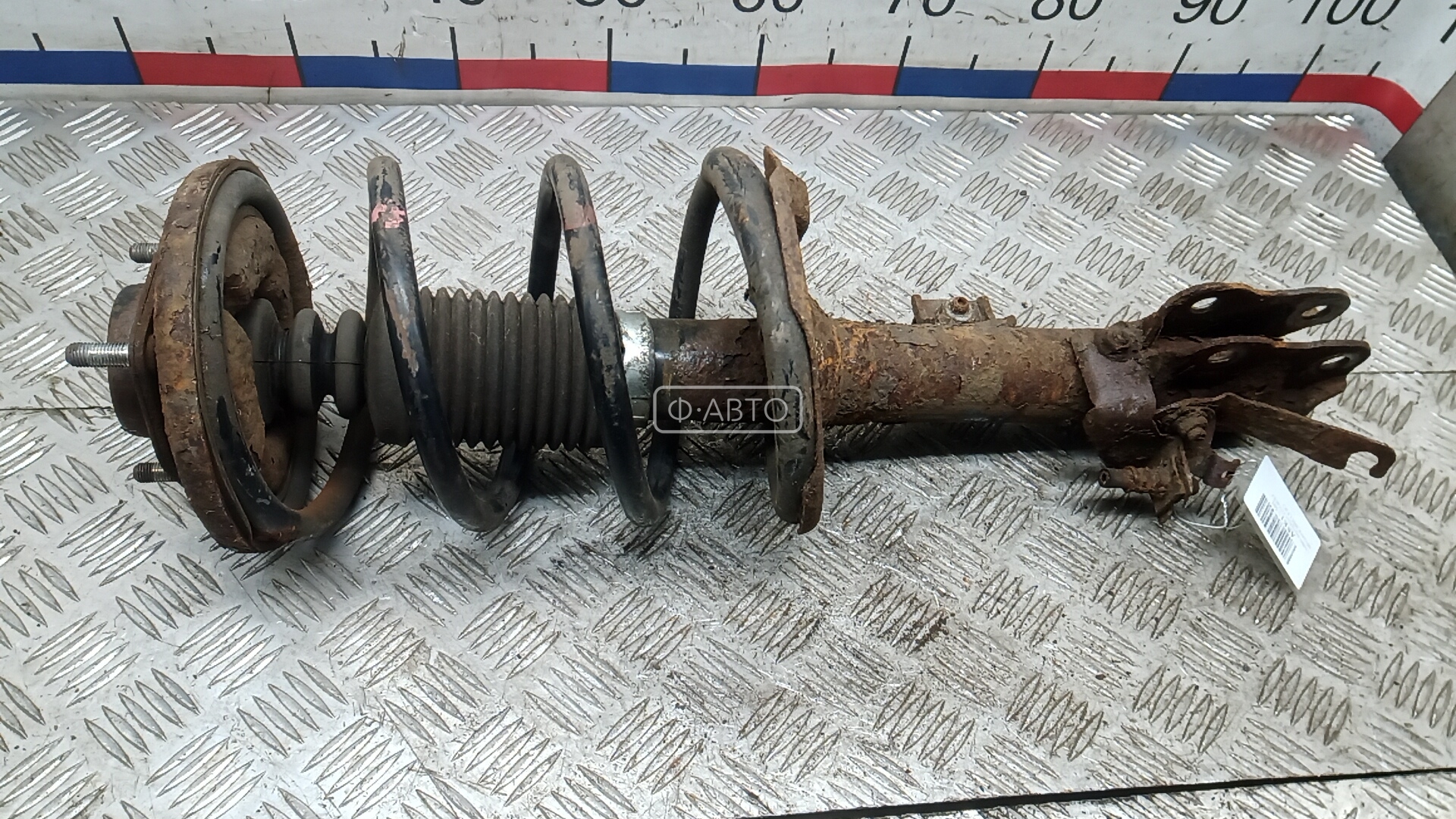 Стойка передняя левая