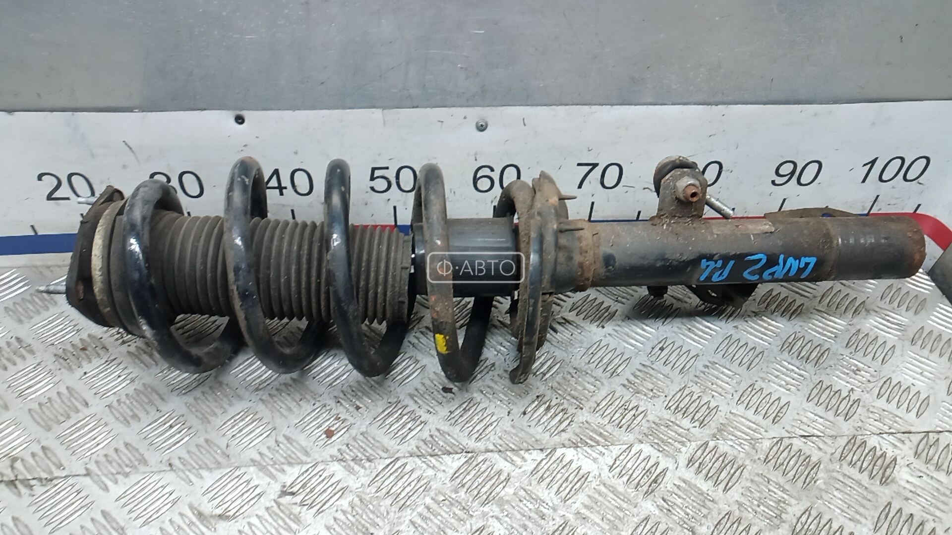 Стойка передняя левая