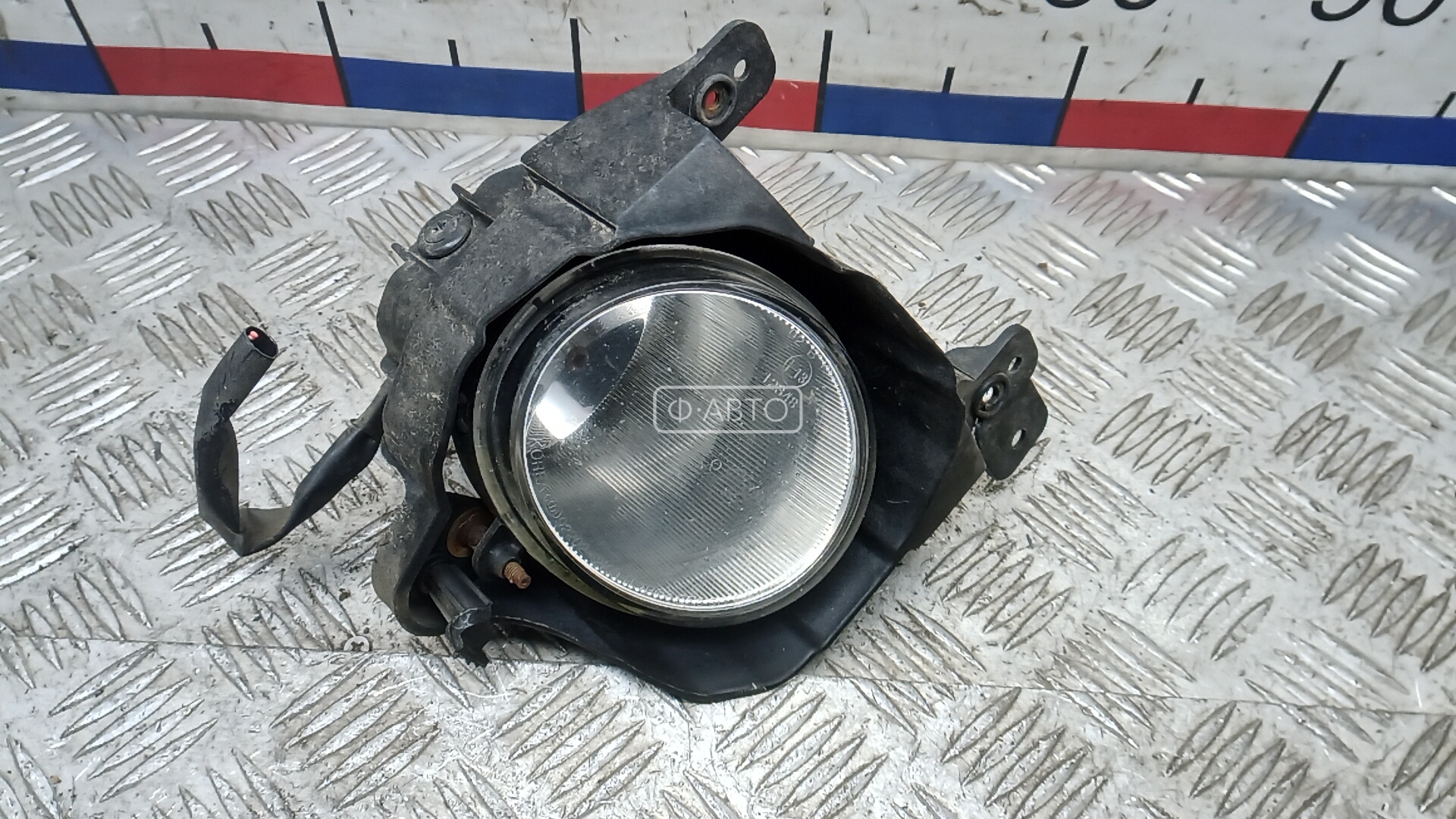 Фара галогенная правая передняя