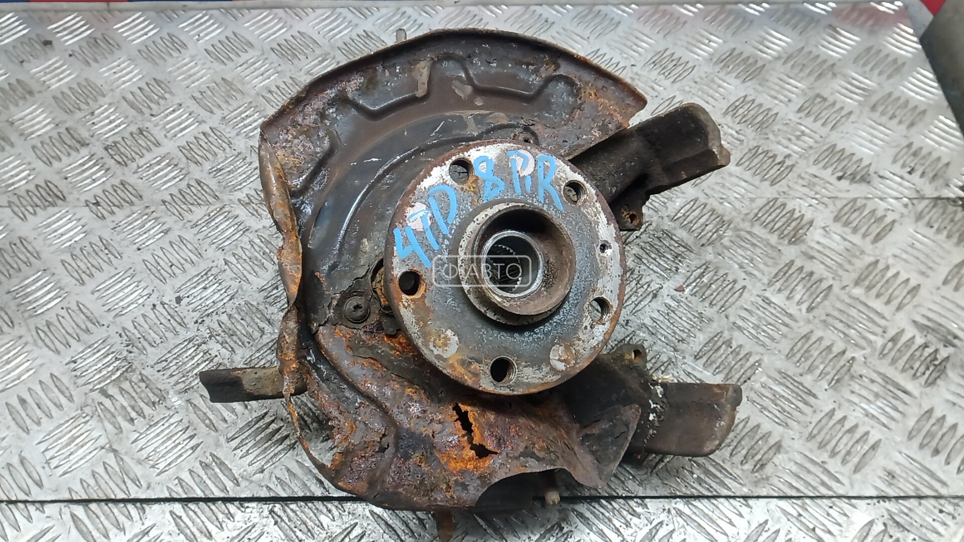 Ступица передняя правая