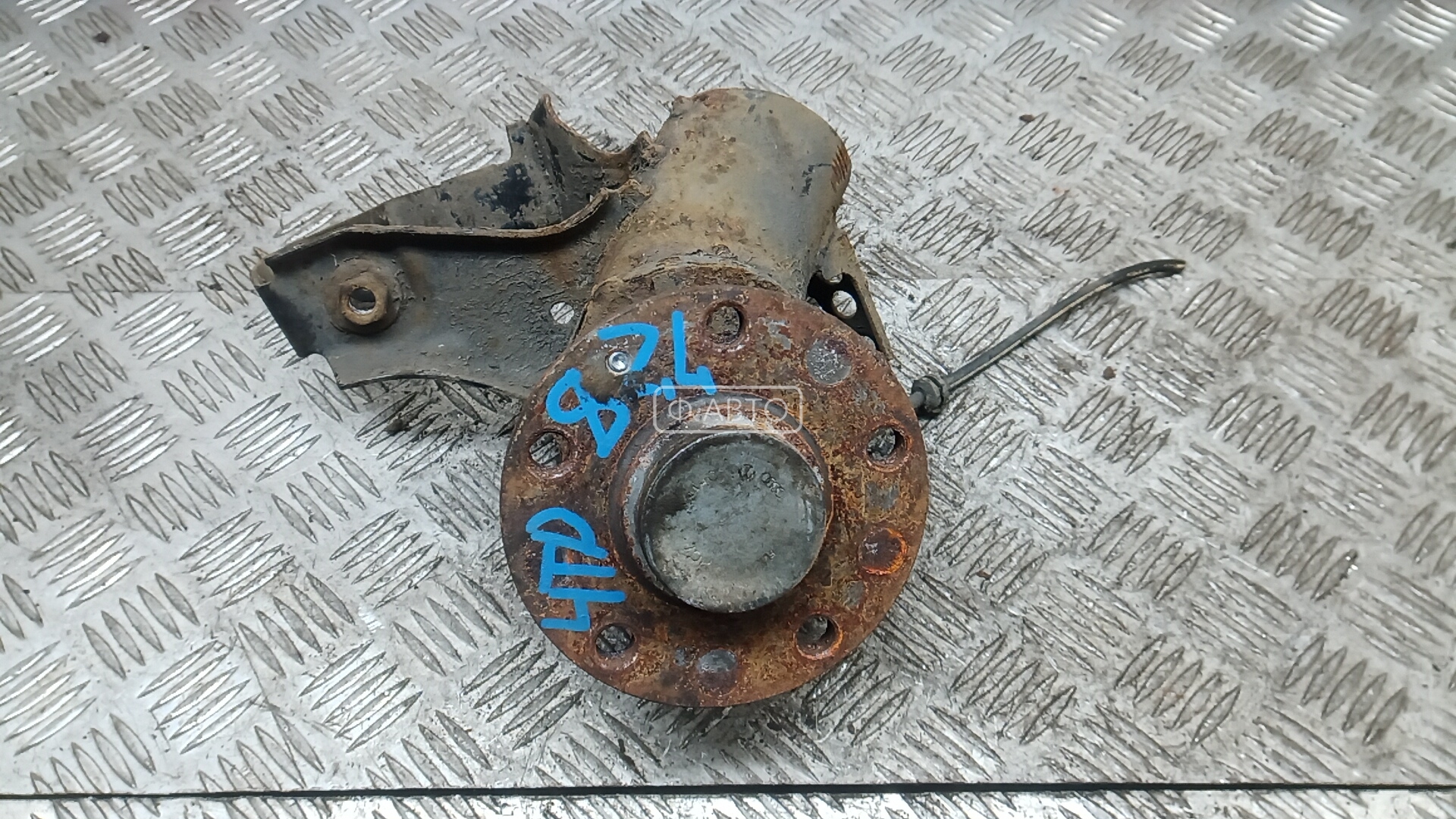 Ступица задняя левая