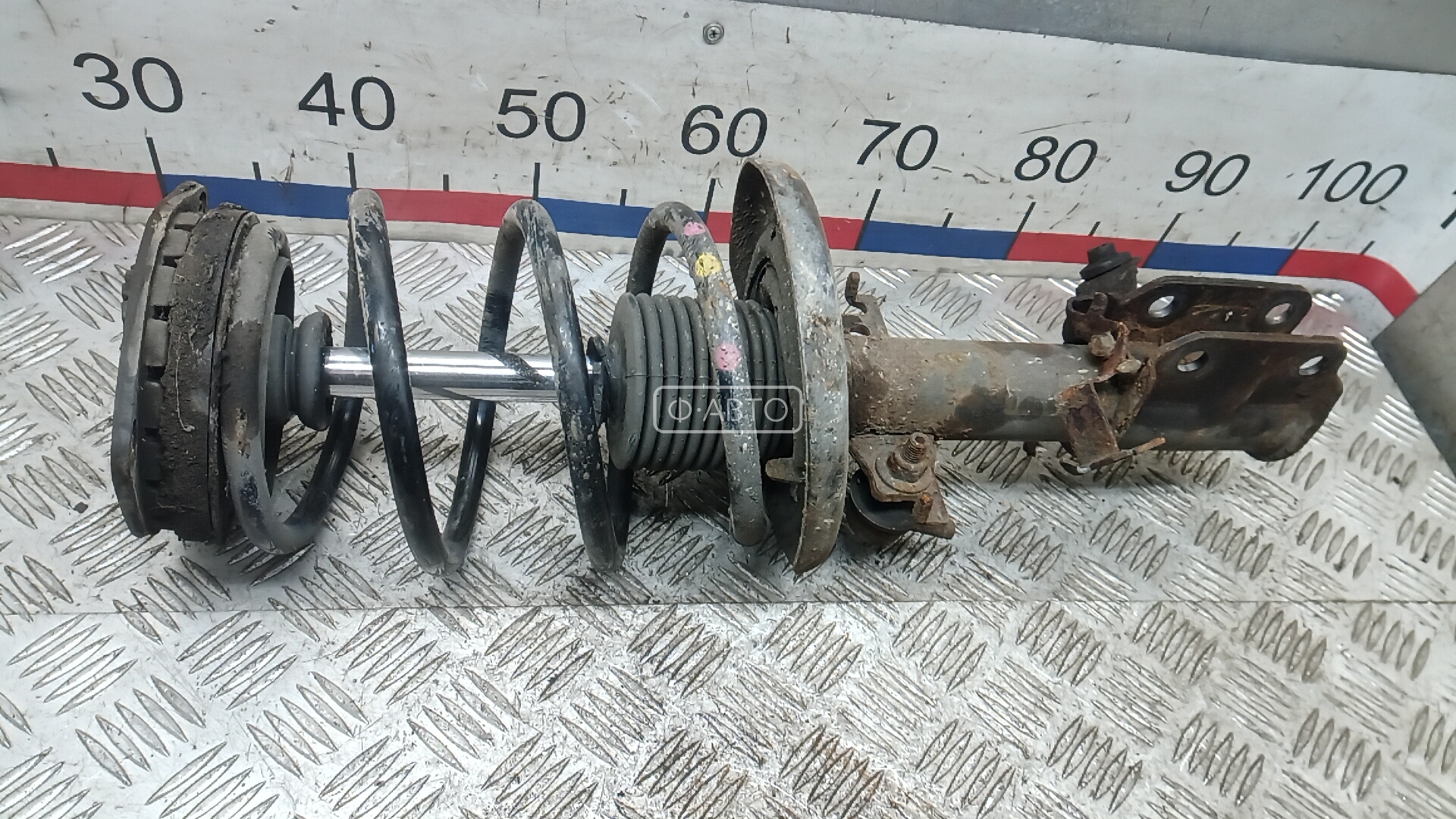 Стойка передняя правая