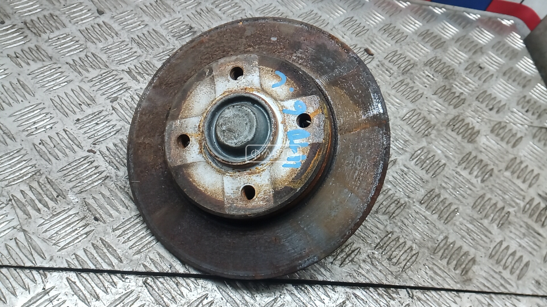 Ступица задняя левая