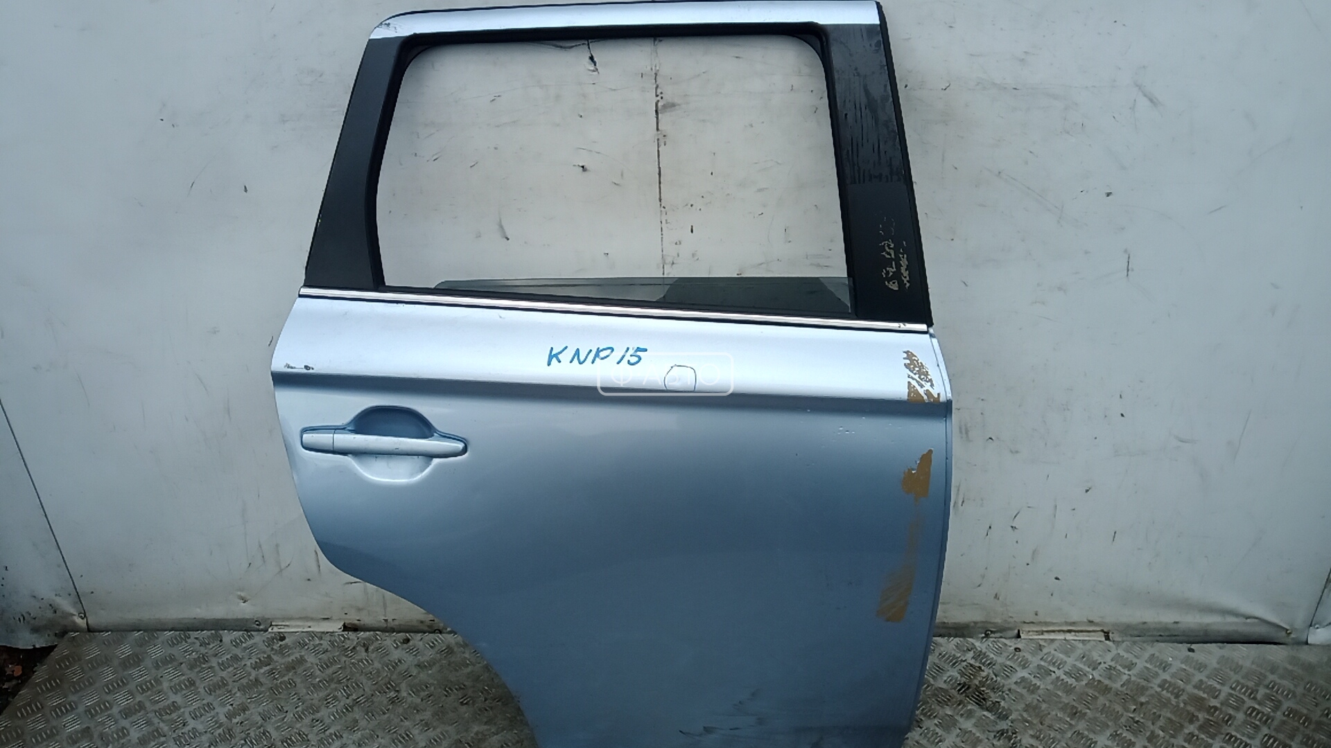 Дверь задняя правая
