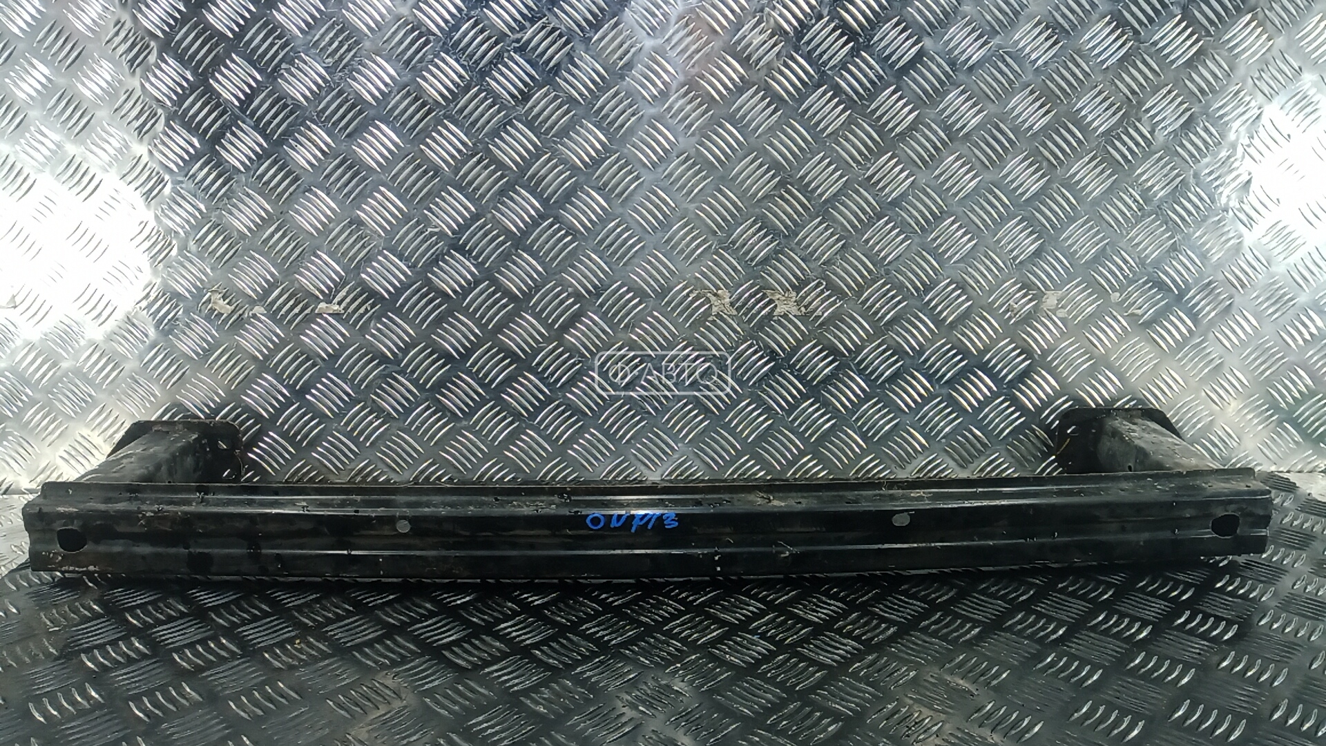 Усилитель бампера