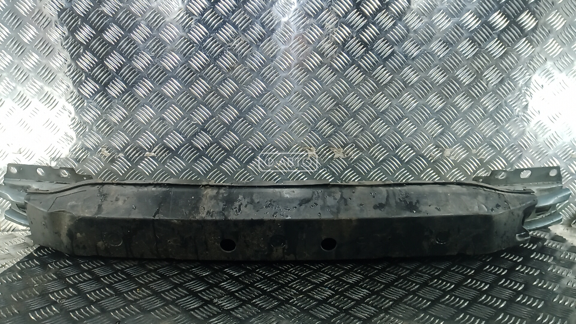 Усилитель бампера