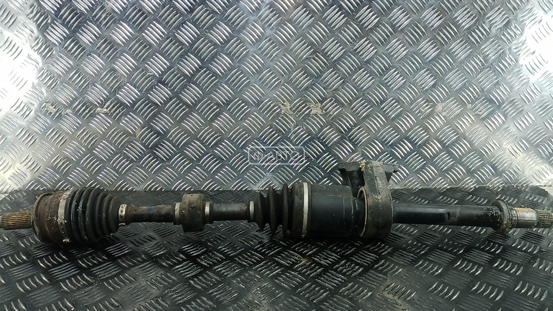 Привод передний правый