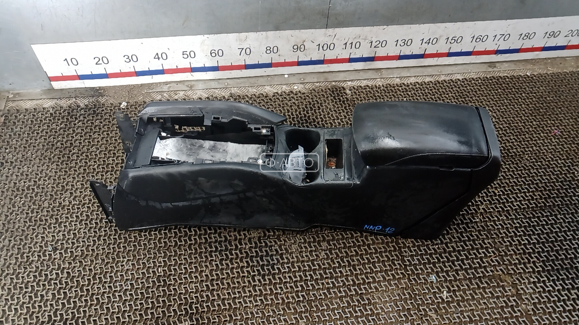 Подлокотник центральный