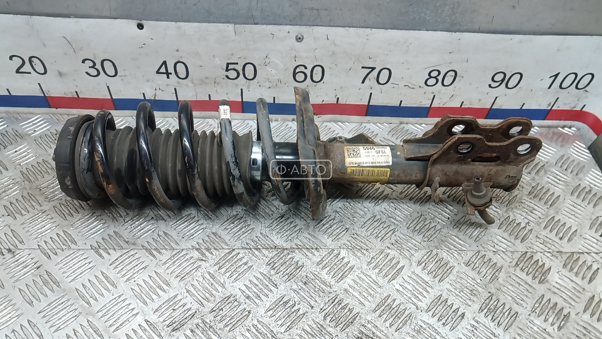 Стойка передняя левая