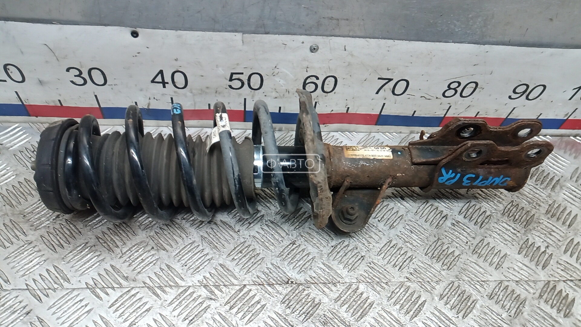 Стойка передняя правая