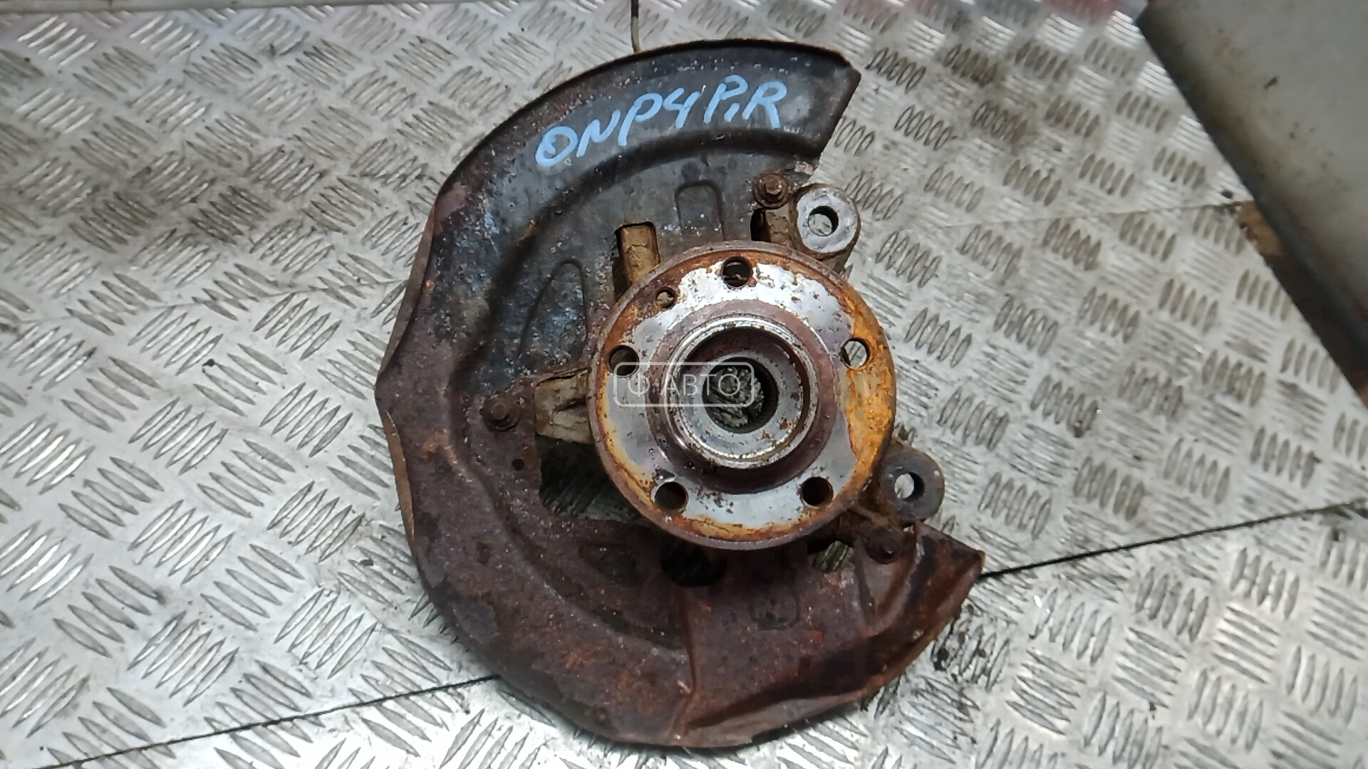 Ступица передняя правая