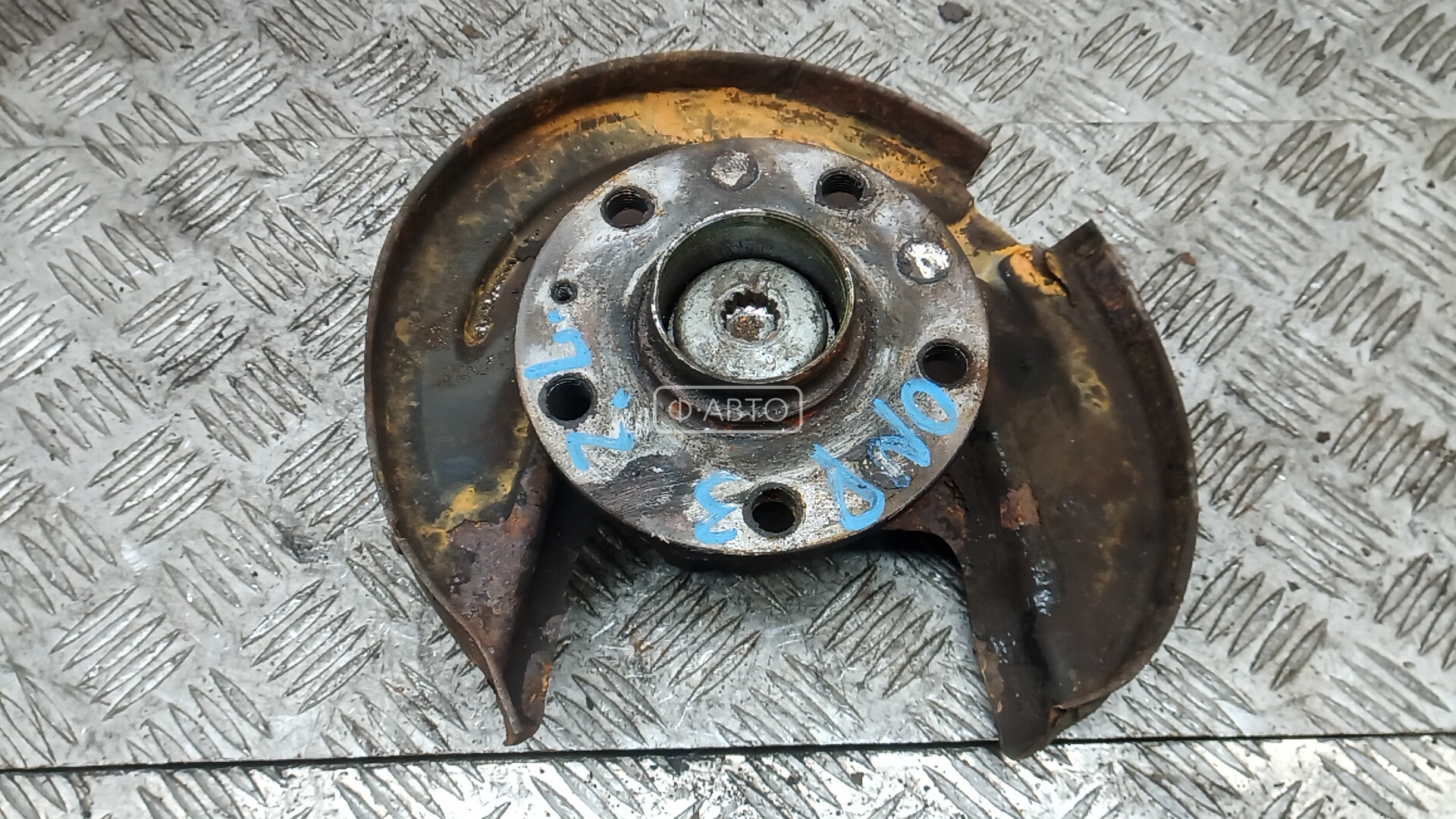 Ступица задняя левая