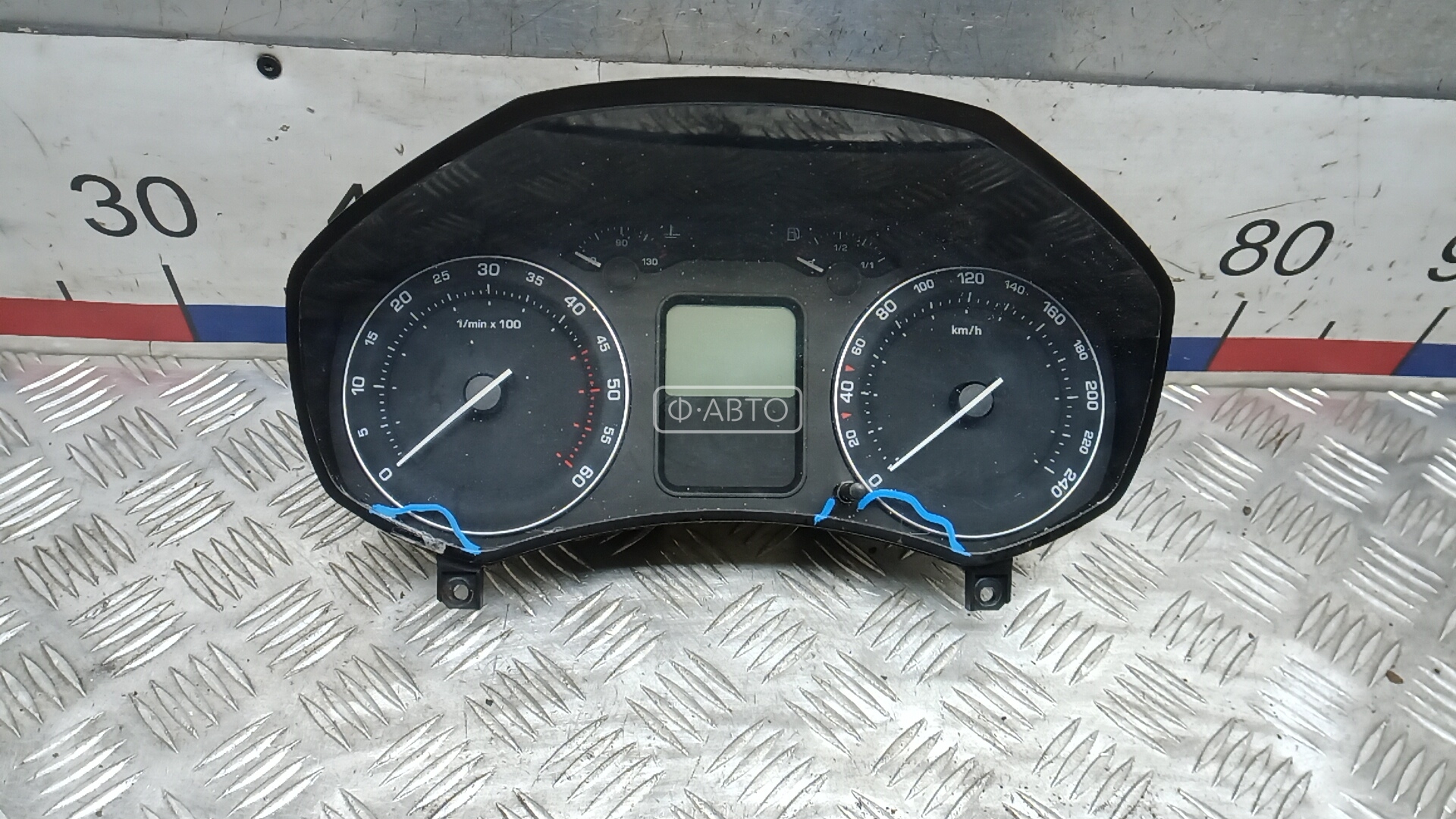 Щиток приборов