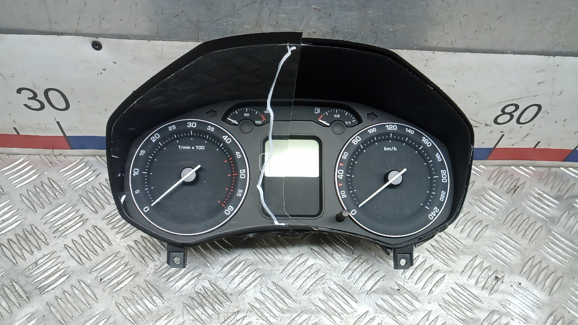 Щиток приборов